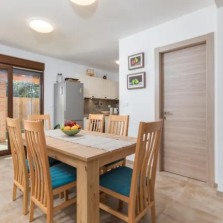 House Nada Hébergement de vacances Fažana