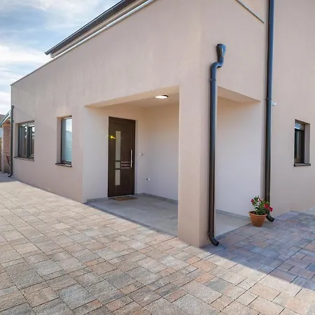 House Nada Holiday home *