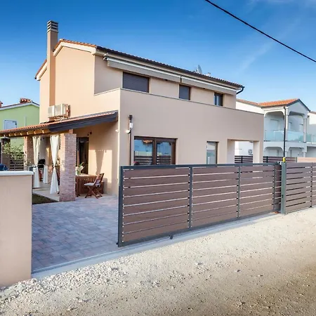 House Nada Vikendica *