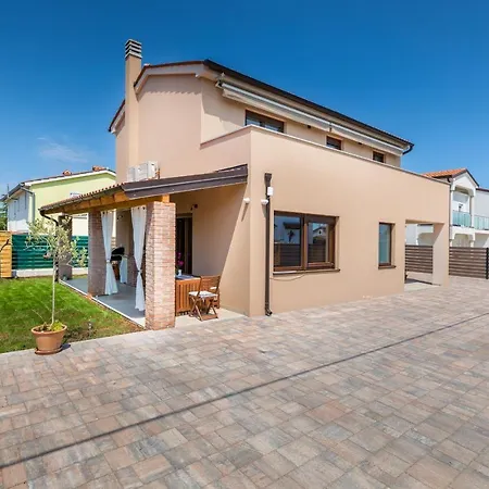 House Nada Holiday home *